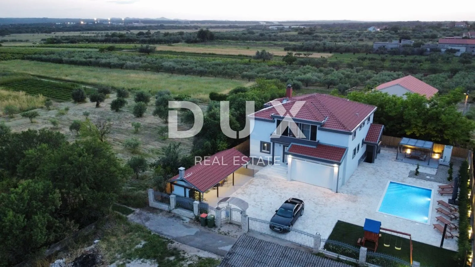 zadar, zemunik - prekrasna vila s grijanim bazenom - slika 2
