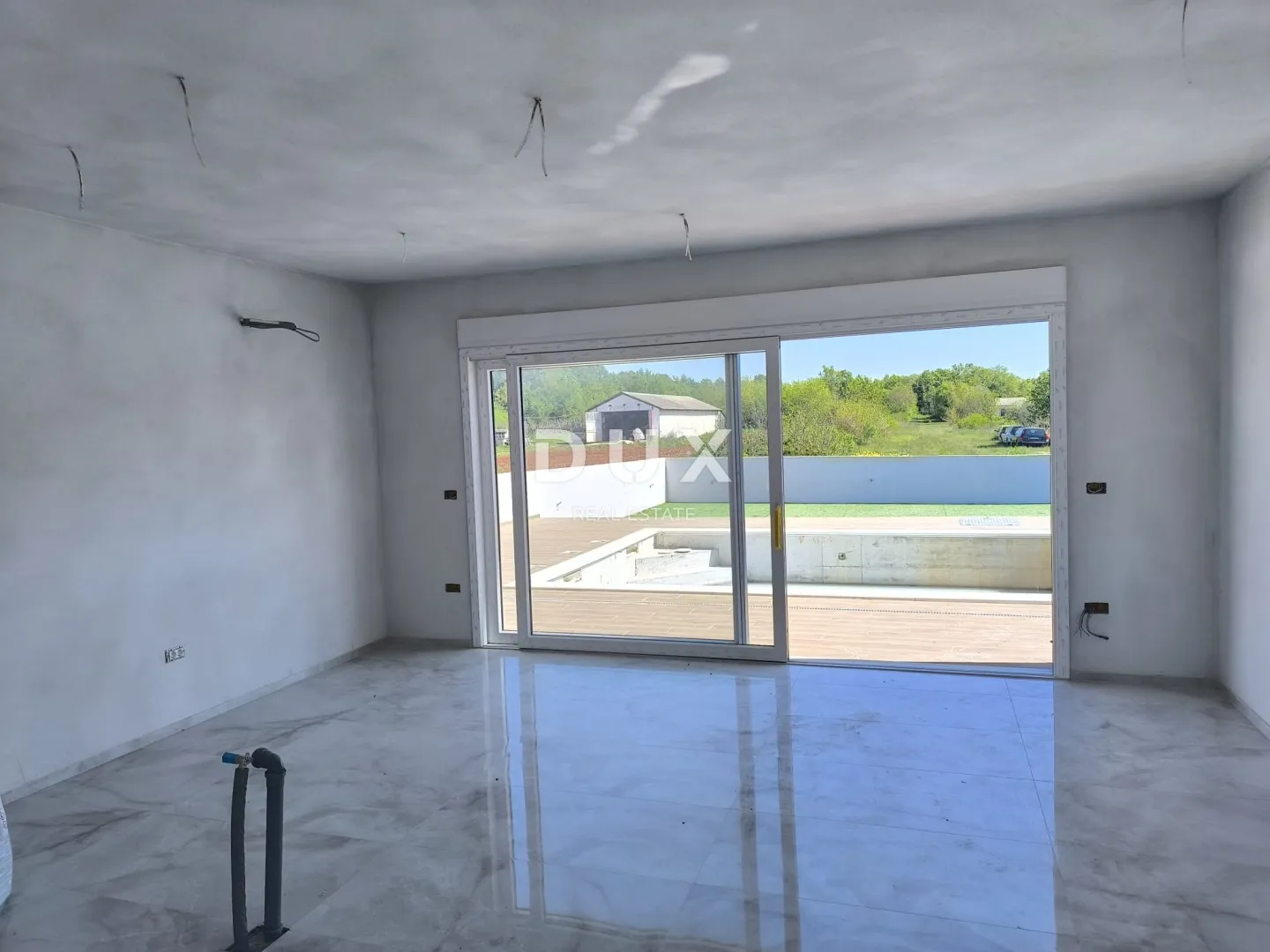 istra, svetvinčenat - kuća s bazenom i garažom u srcu istre - slika 4