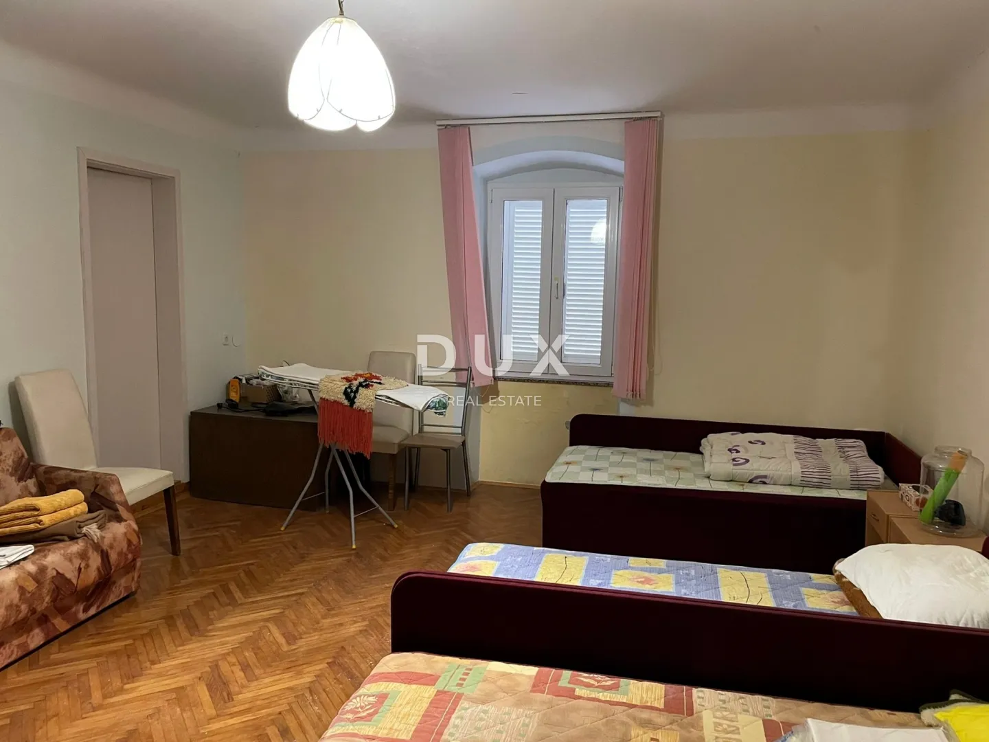 otok krk, grad krk - rijetkost na tržištu! povijesna kuća u samom centru grada - slika 14