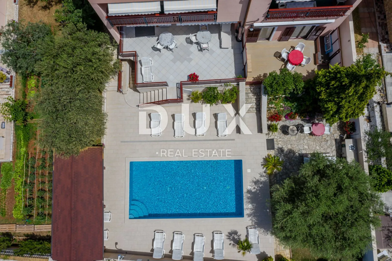 istra, peroj - atraktivna apartmanska kuća s bazenom i pogledom na more! - slika 58