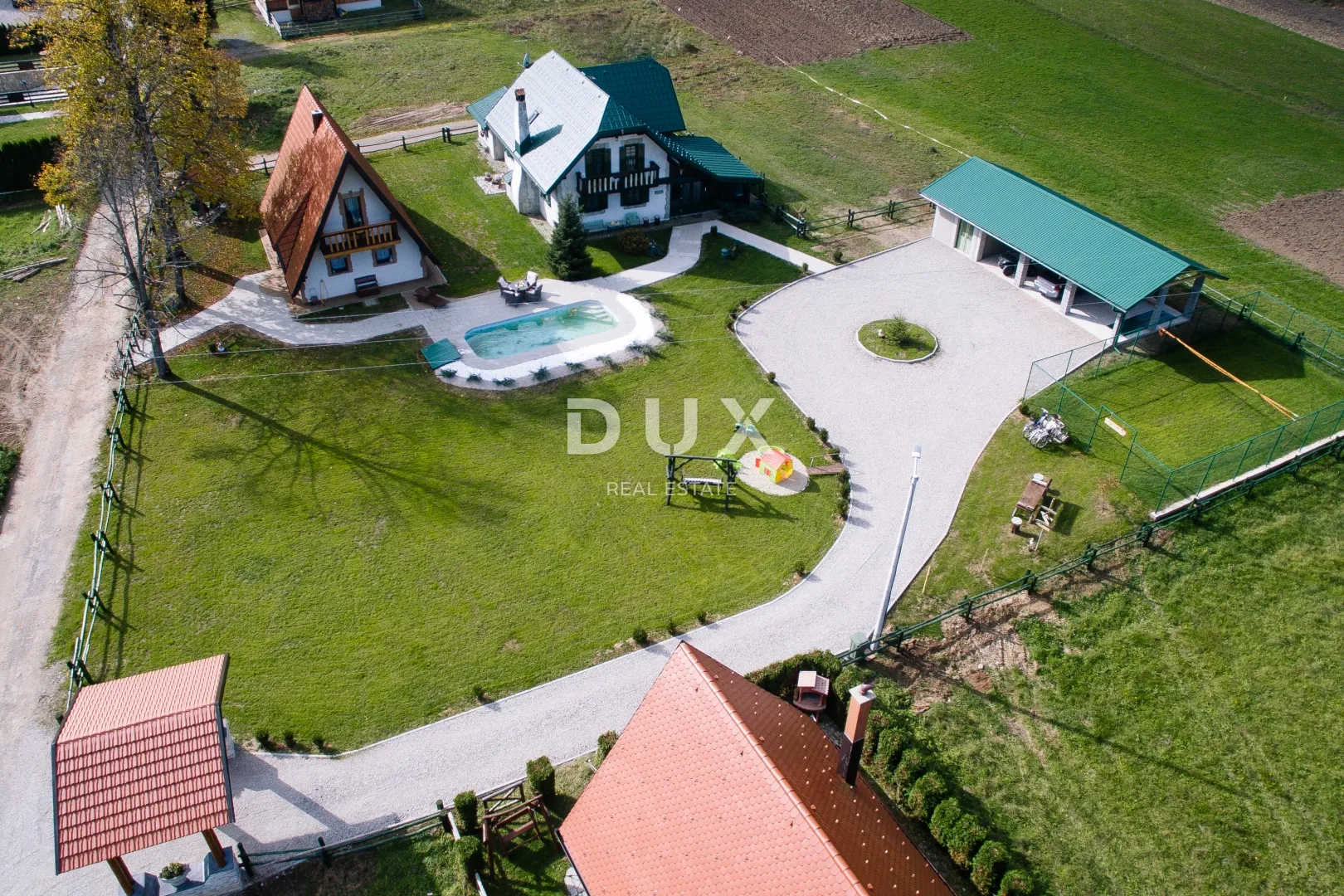 OGULIN, JASENAK - Planinsko imanje s dvije kuće, bazenom i turističkim potencijalom, Bjelolasica - Jasenak, Ogulin
