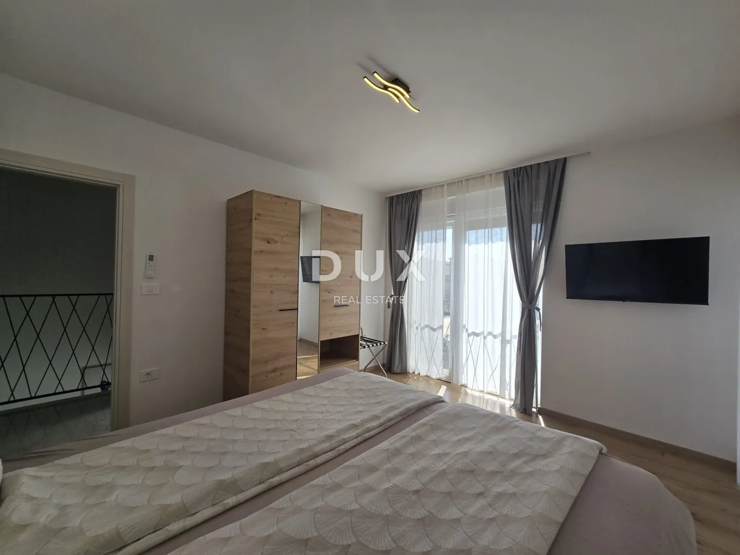 istra, pula - moderna villa nedaleko od centra! - slika 13
