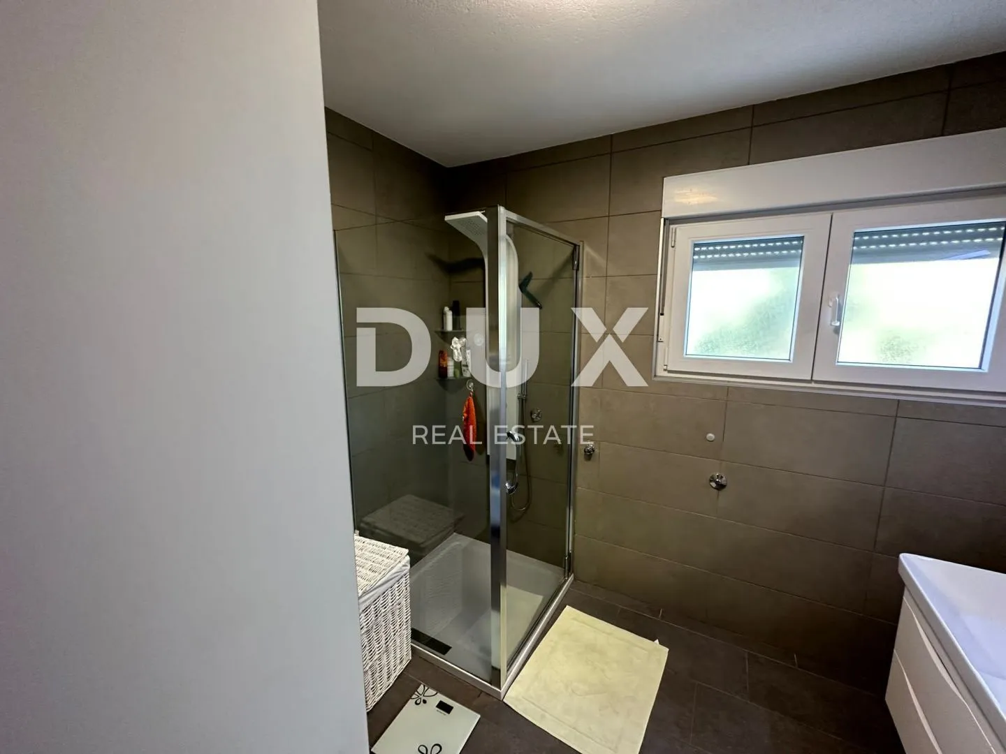 zadar, vir - prostrana kuća s 5 apartmana - slika 25