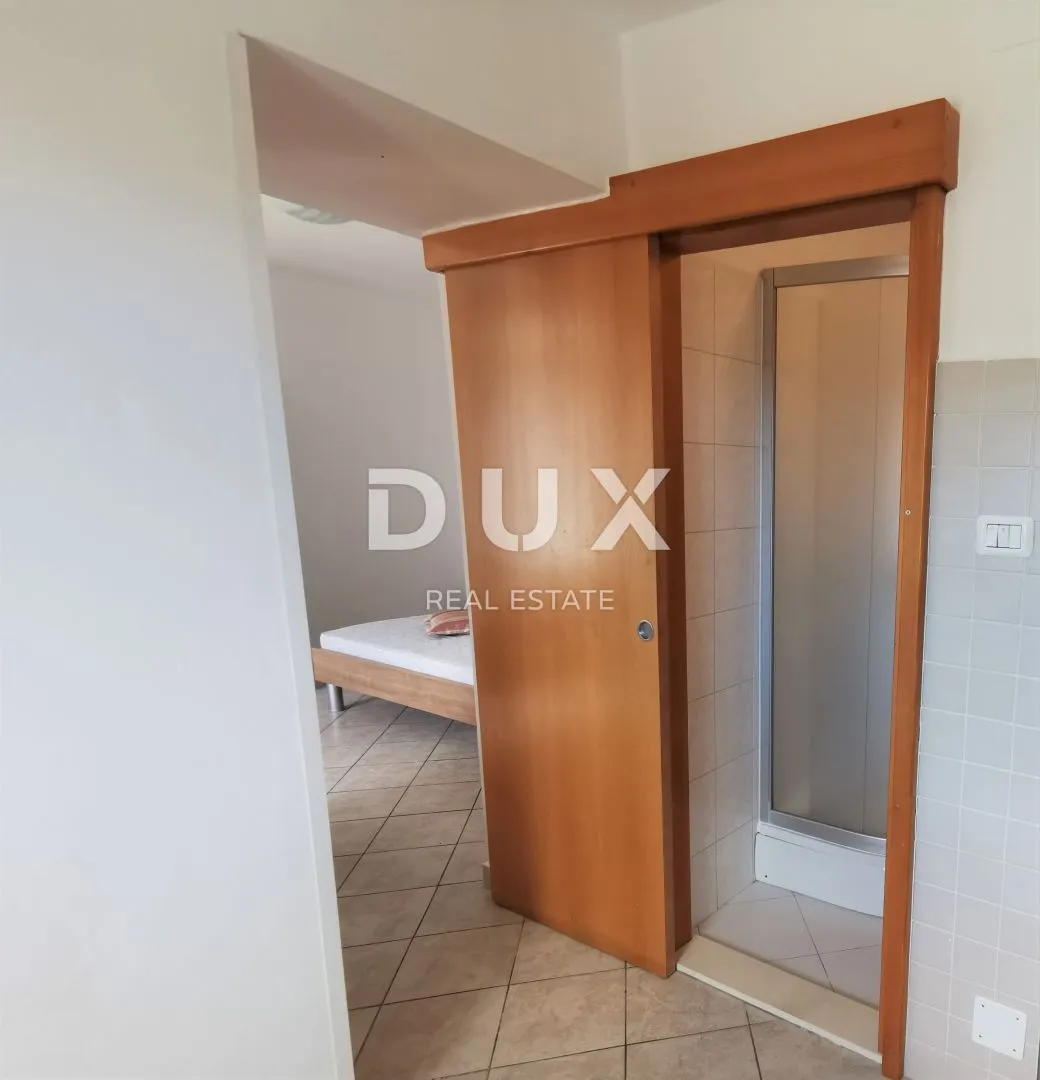 istra, rabac - dva apartmana, prvi red do mora - slika 16