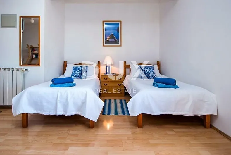 istra, poreč - apartmanska vila s bazenom - slika 15