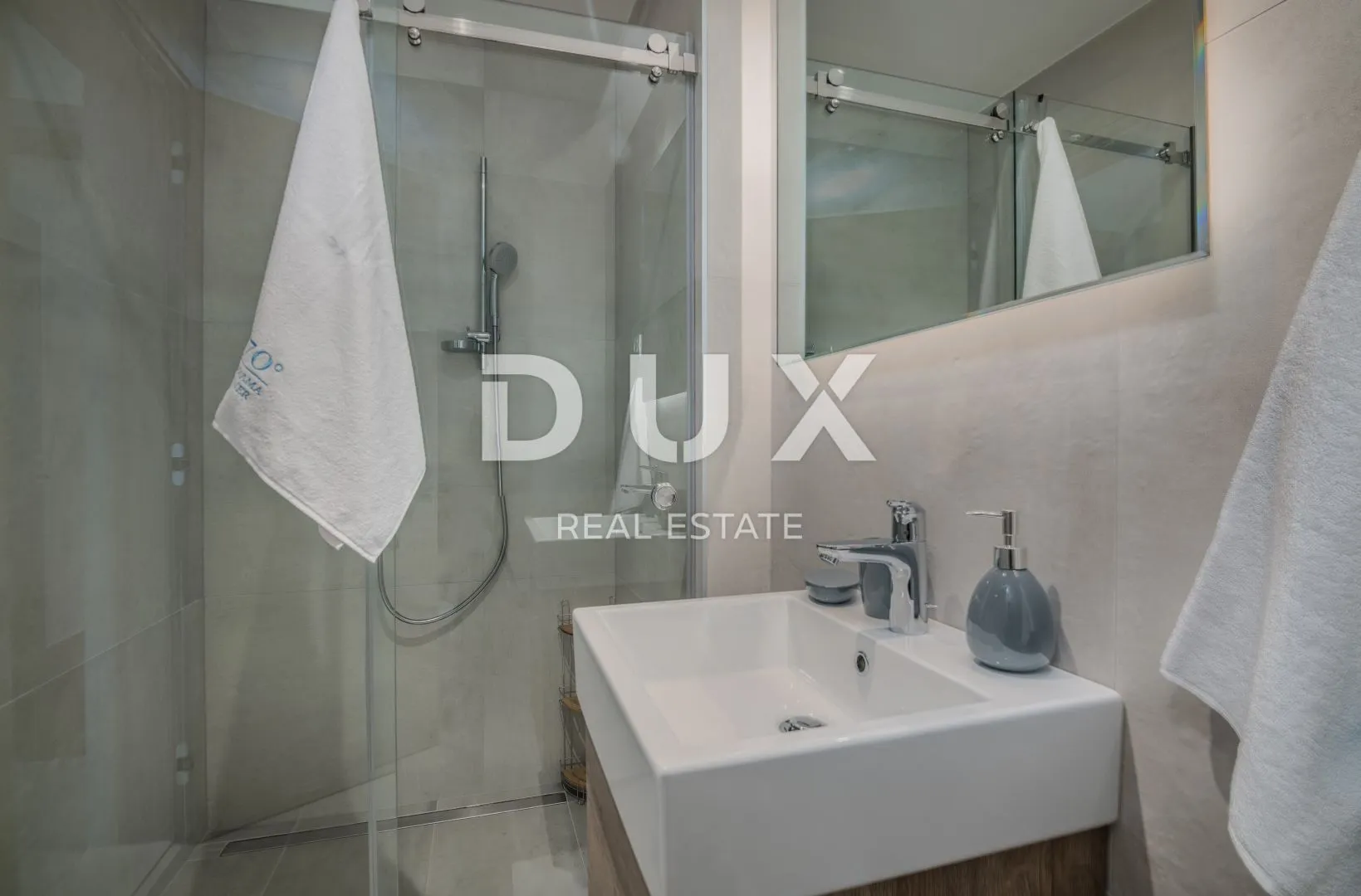 opatija – moderna luksuzna vila s dvije stambene jedinice i panoramskim pogledom na more - slika 60