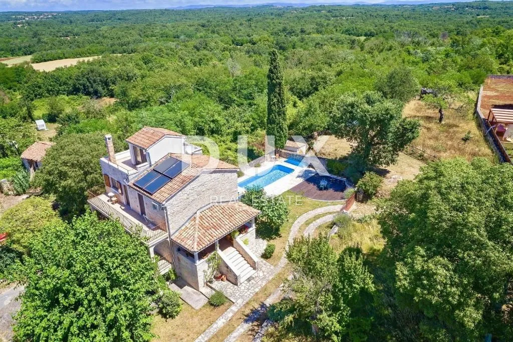 istra,višnjan - imanje od dvije kamene kuće okružene prirodom i pogledom na more - slika 4