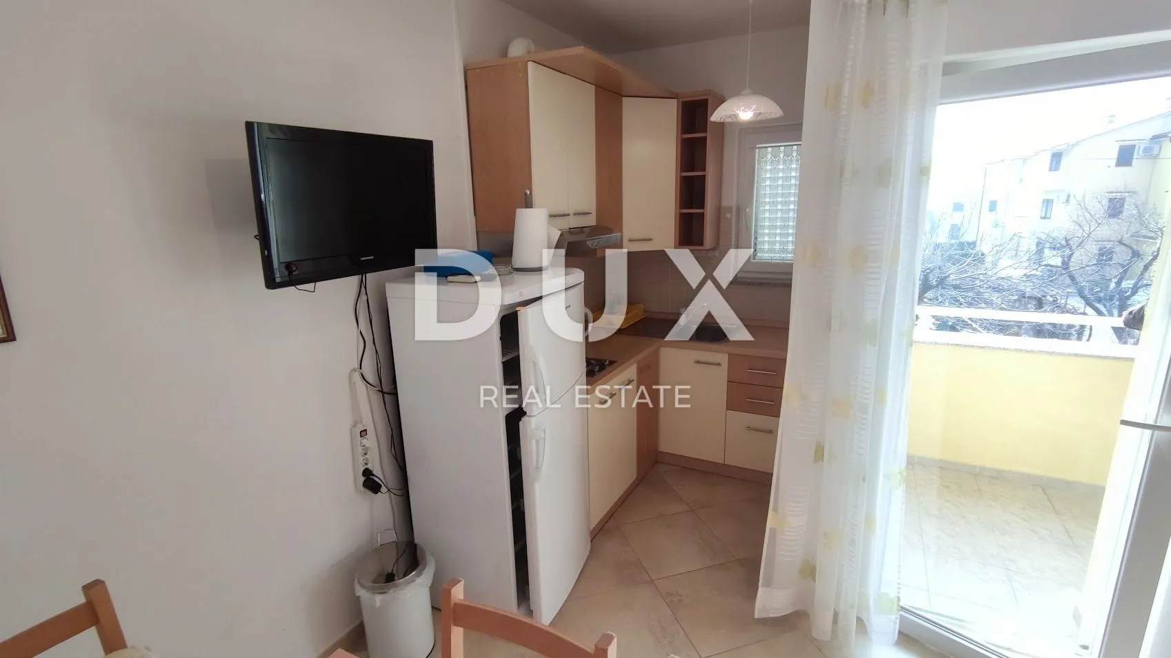 otok krk, baška - dvojna kuća sa dva apartmana - slika 24
