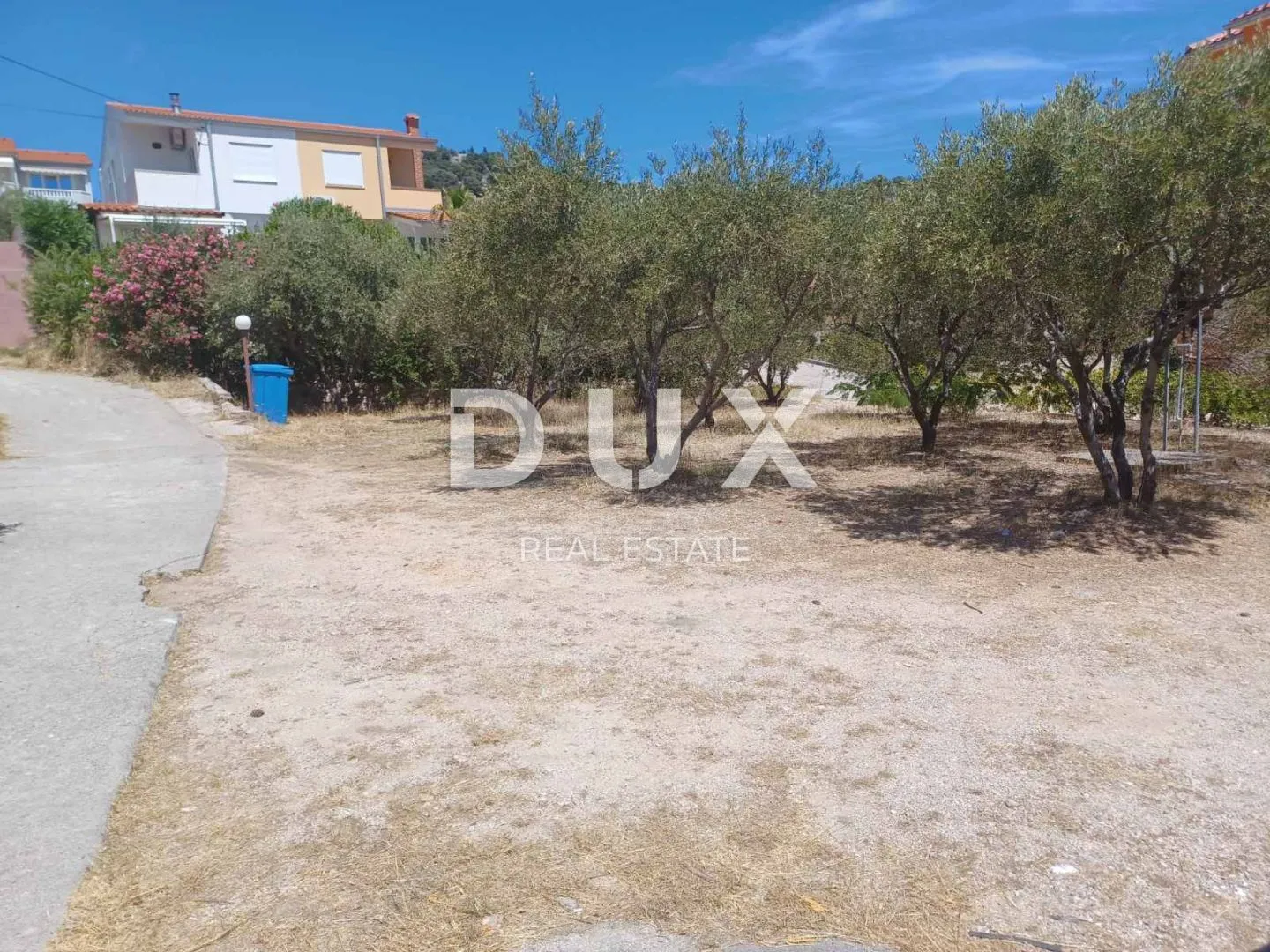 otok rab, barbat - samostojeća apartmanska kuća na odličnoj lokaciji - slika 8