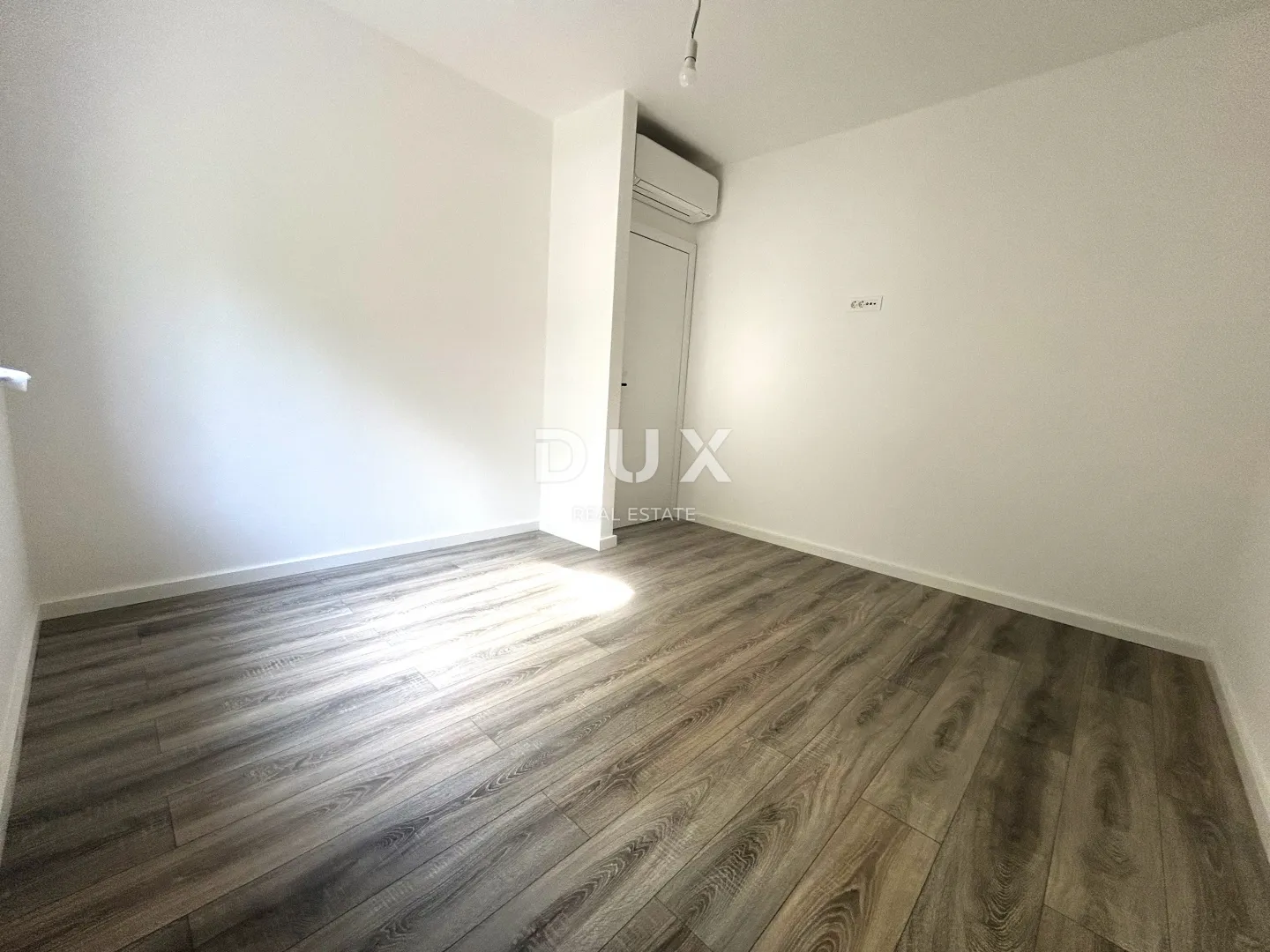 šibenik, vodice – prizemlje s terasama okruženo vrtom, novogradnja - slika 9