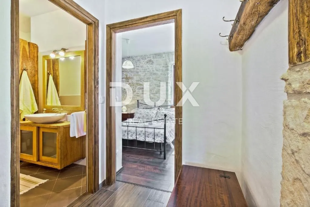 istra, umag, savudrija - kamena samostojeća vila na osami - slika 23