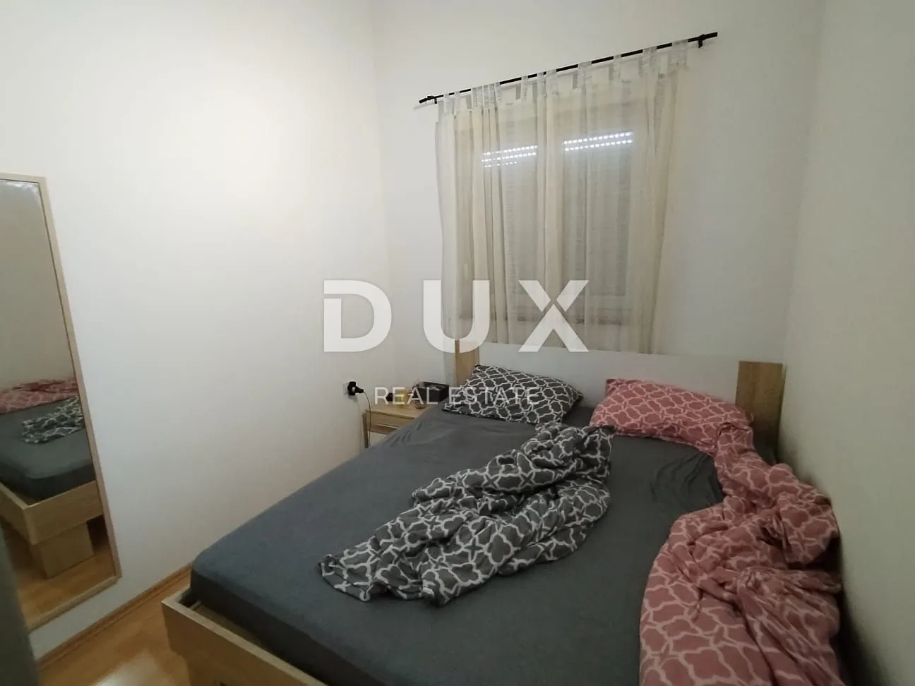 istra,šišan - kuća sa dva stana i garažom! - slika 19
