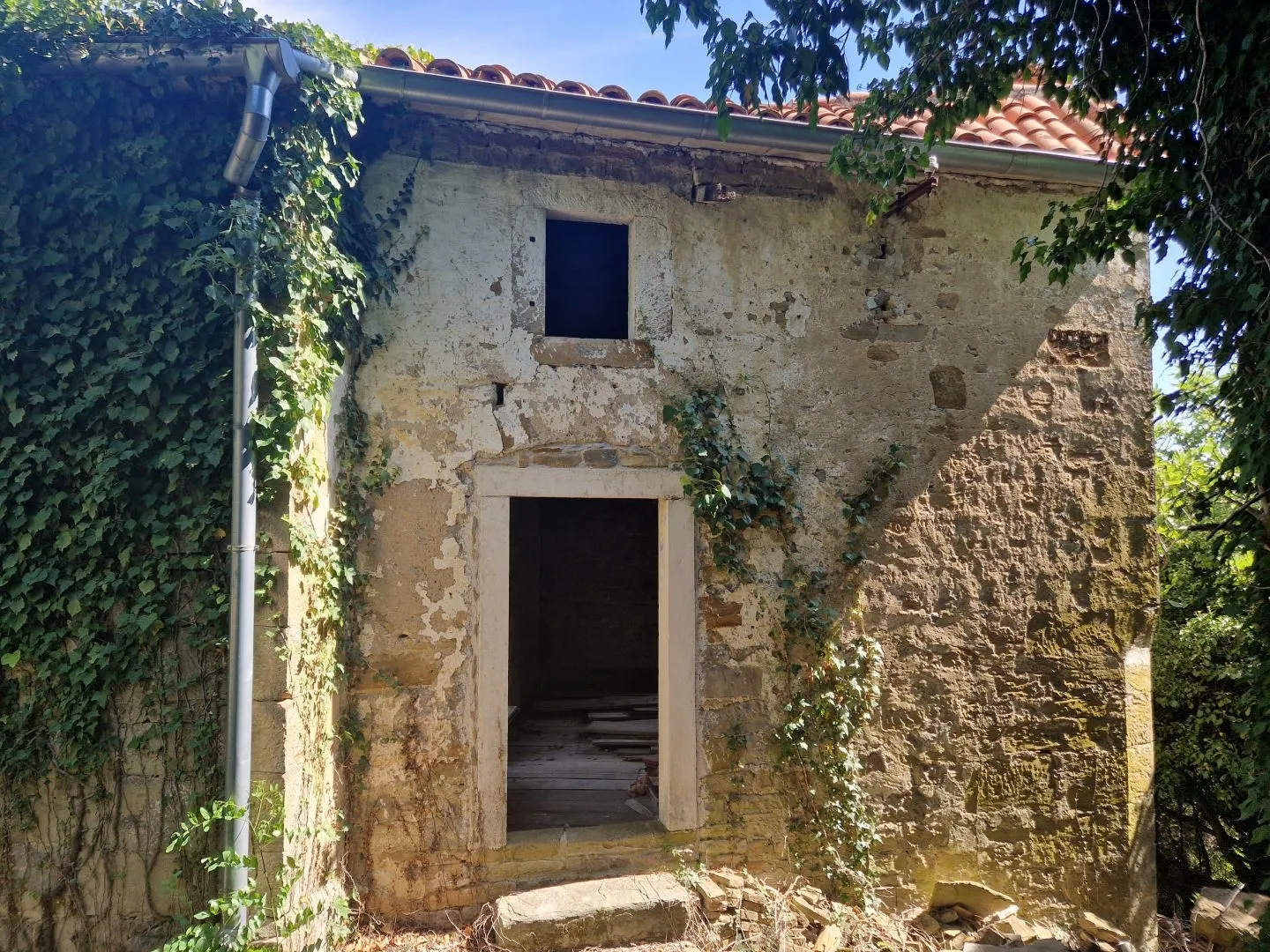 istra, oprtalj - kamena starina s panoramskim pogledom na zelenilo - slika 18