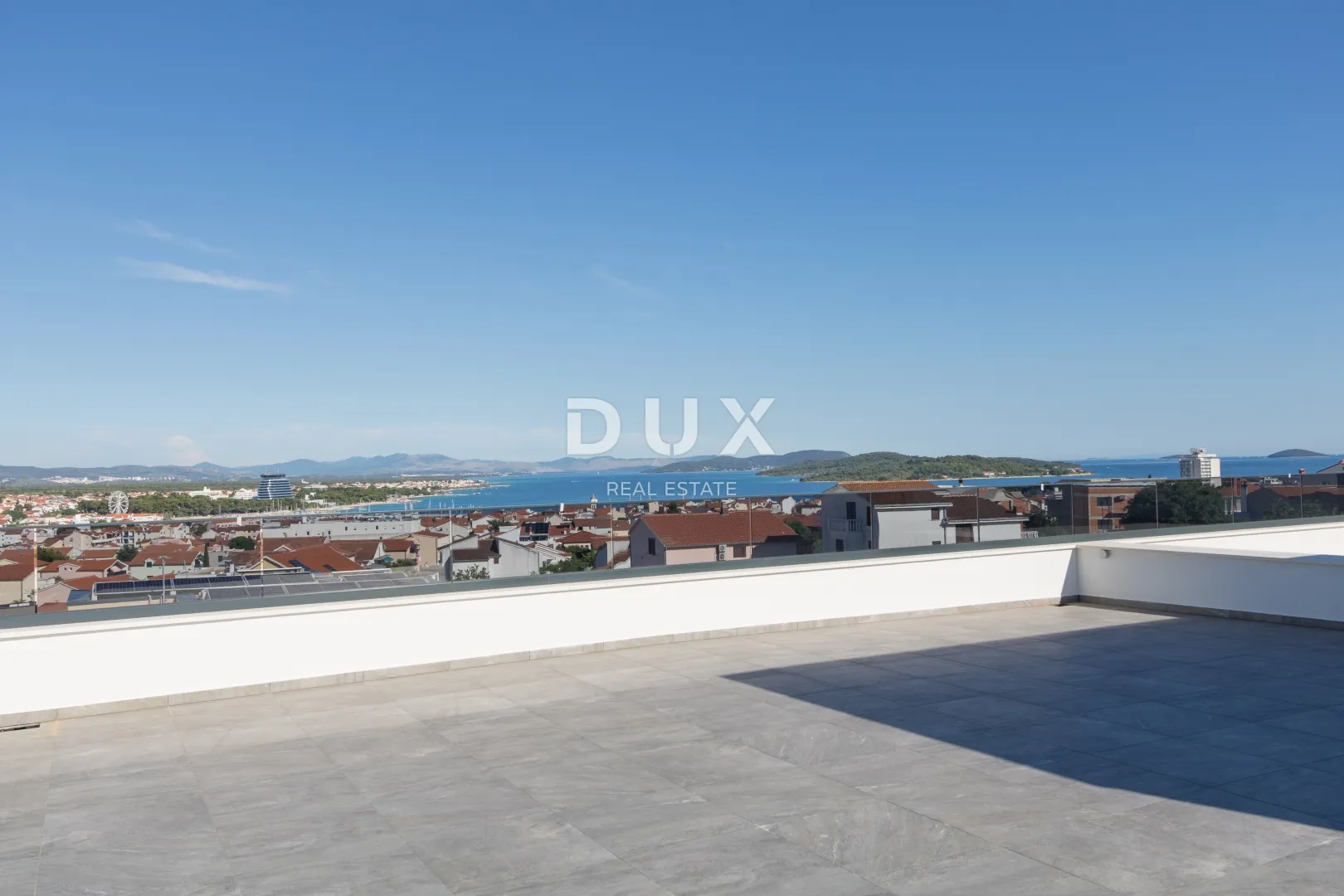 dalmacija, vodice - 2s+db sa panoramskom krovnom terasom - slika 12