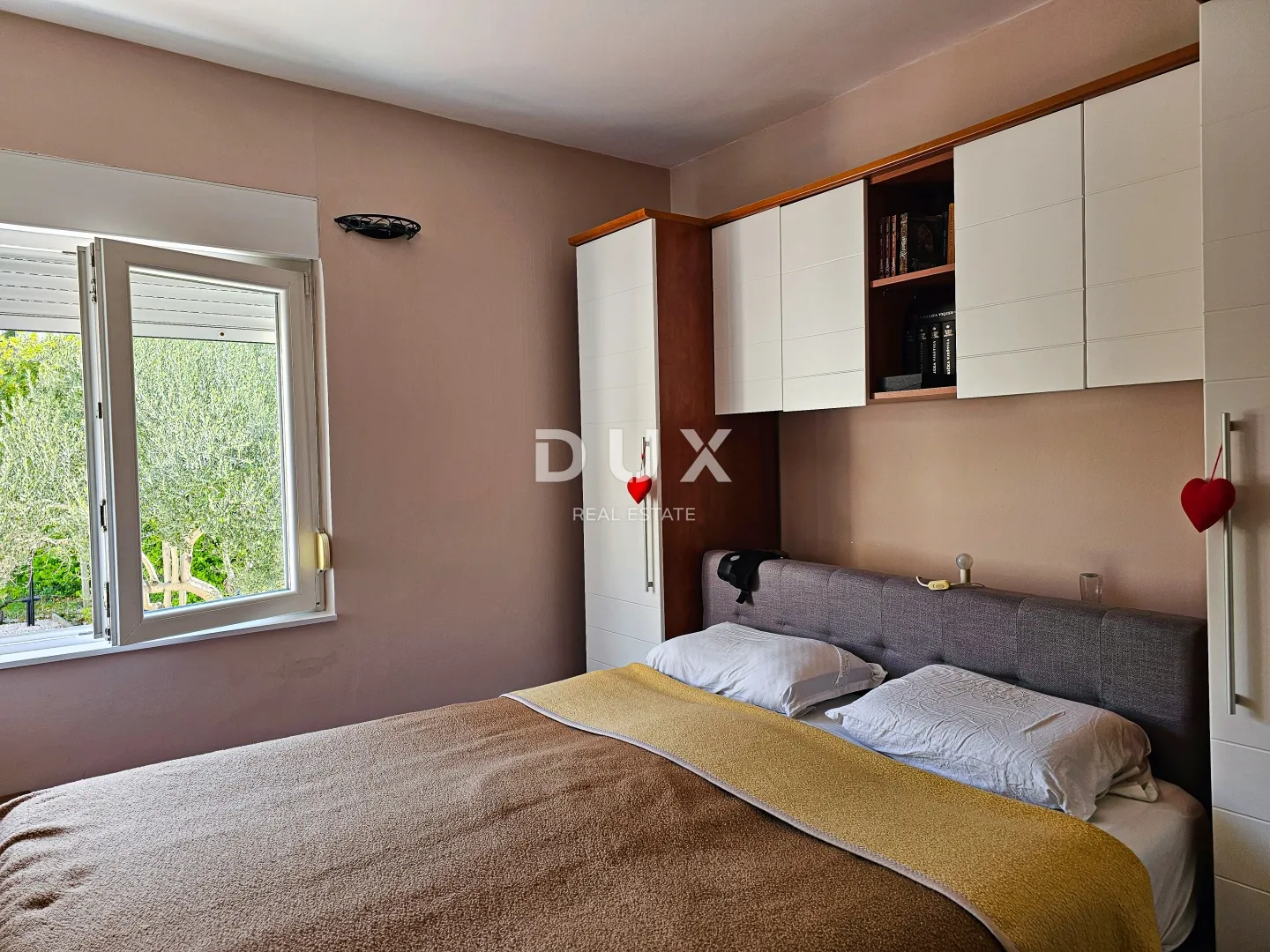 rab, barbat, kuća s apartmanima, 763 m2, drugi red do mora - slika 18