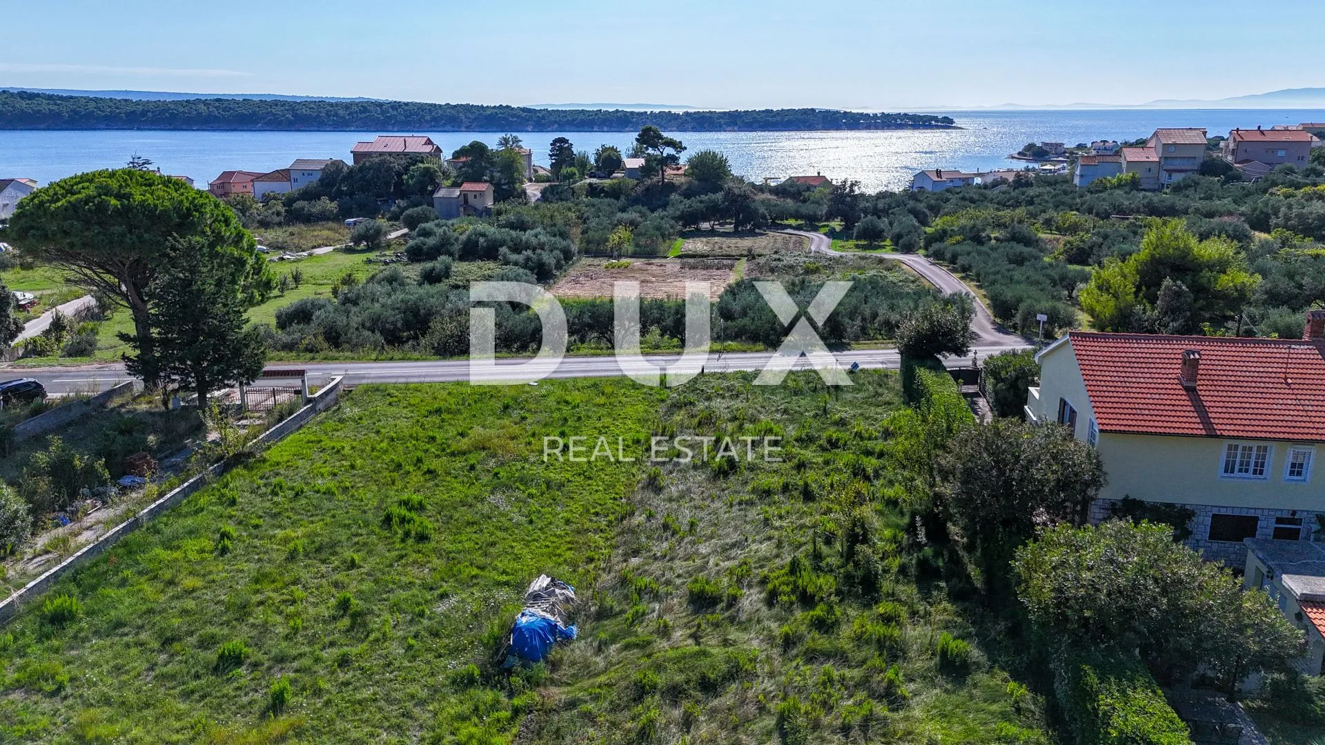 OTOK RAB, BANJOL - Građevinsko zemljište na odličnoj lokaciji 200m od mora - Banjol, Rab