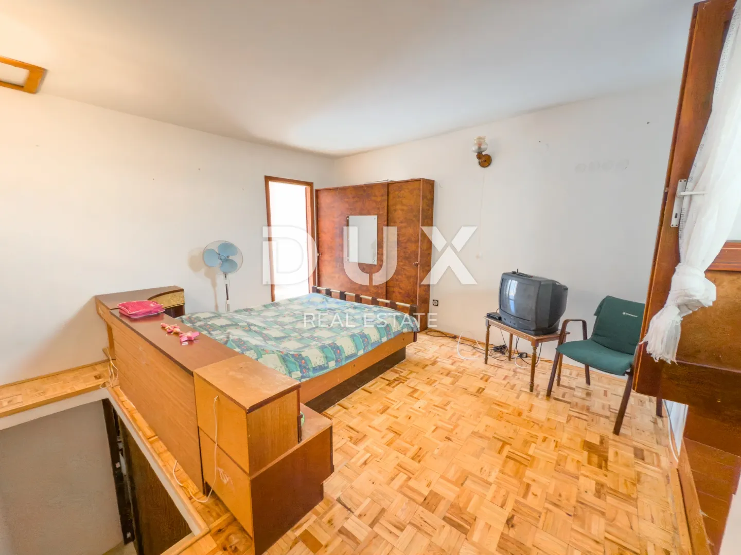 otok krk, baška (okolica) - kamena kuća s velikom okućnicom - slika 14