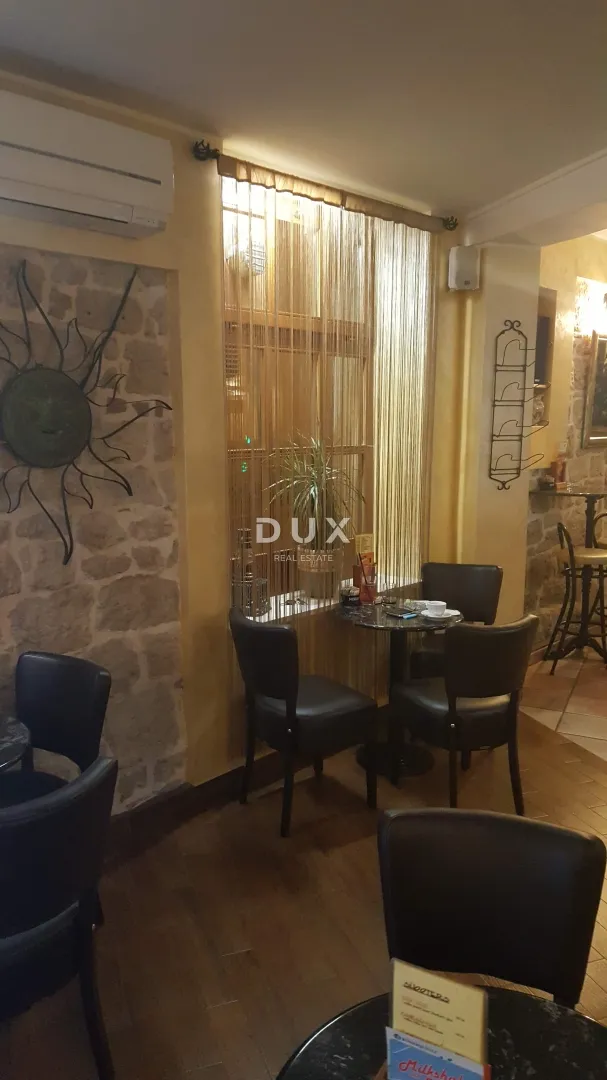 istra,rovinj - predivan uhodani caffe bar u srcu rovinja - slika 14