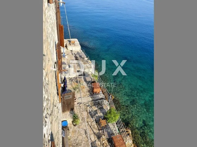 istra, rovinj - 2ss+db stan smješten prvi red do mora s privatnom plažom - slika 18
