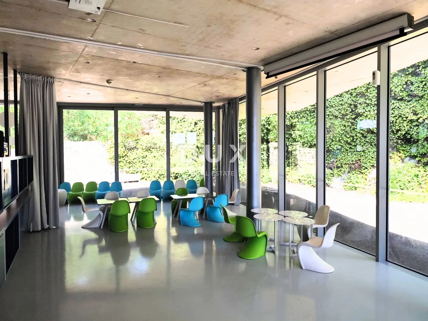 Šibenik, Mandalina, poslovni prostor za zakup, 104 m²