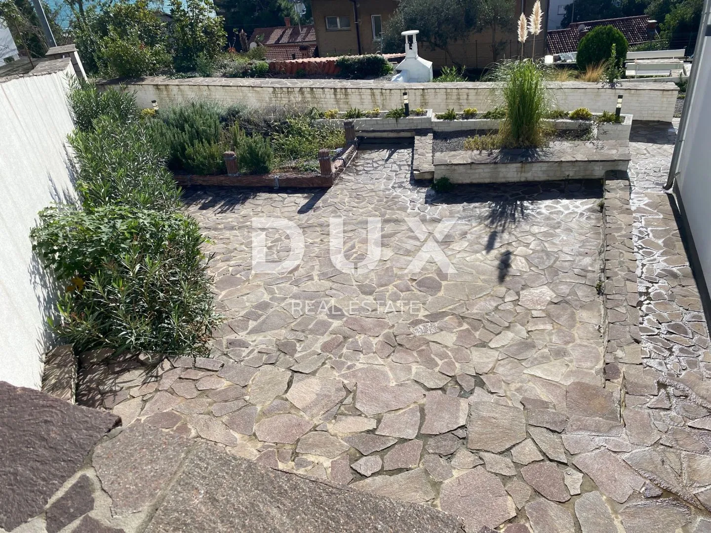 rijeka, krimeja - samostojeća kuća s pogledom na more + okućnica! prilika! - slika 34