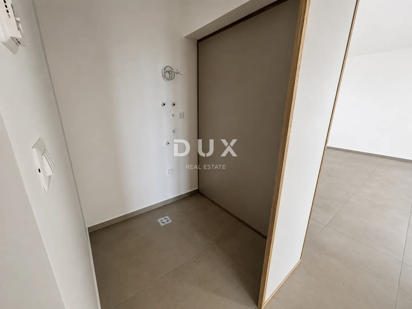 primošten, dolac – stan u prizemlju s vrtom od 64 m², 2 spavaće sobe - slika 17