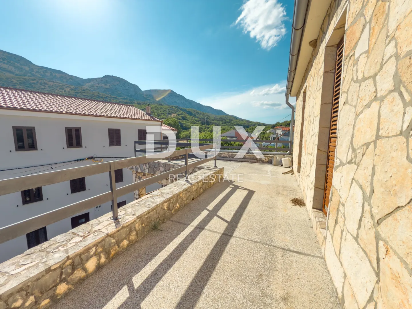 otok krk, baška (okolica) - kamena kuća s velikom okućnicom - slika 41