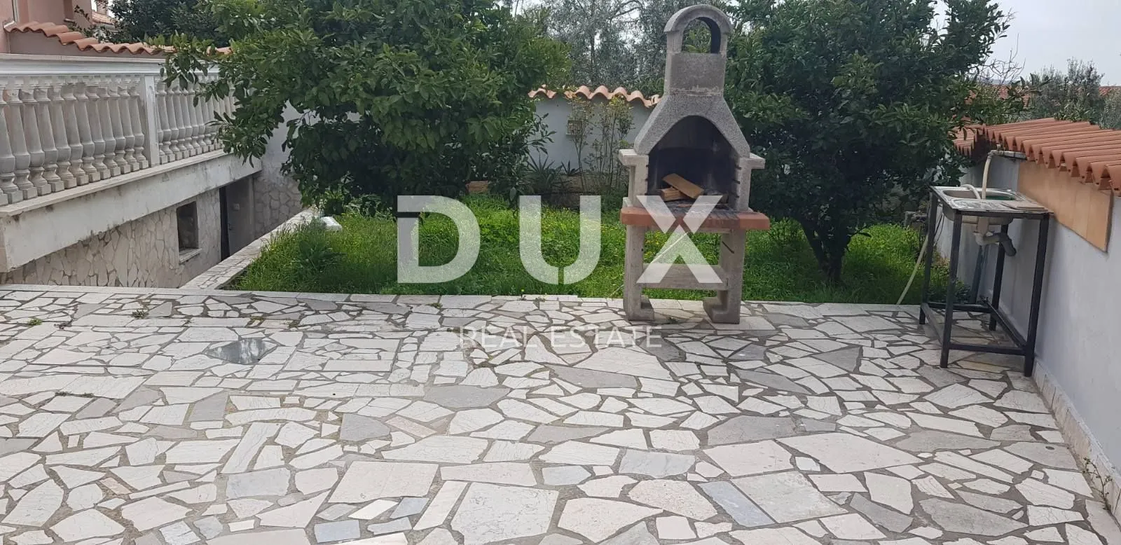 istra, ližnjan - kuća sa tri stana - slika 22