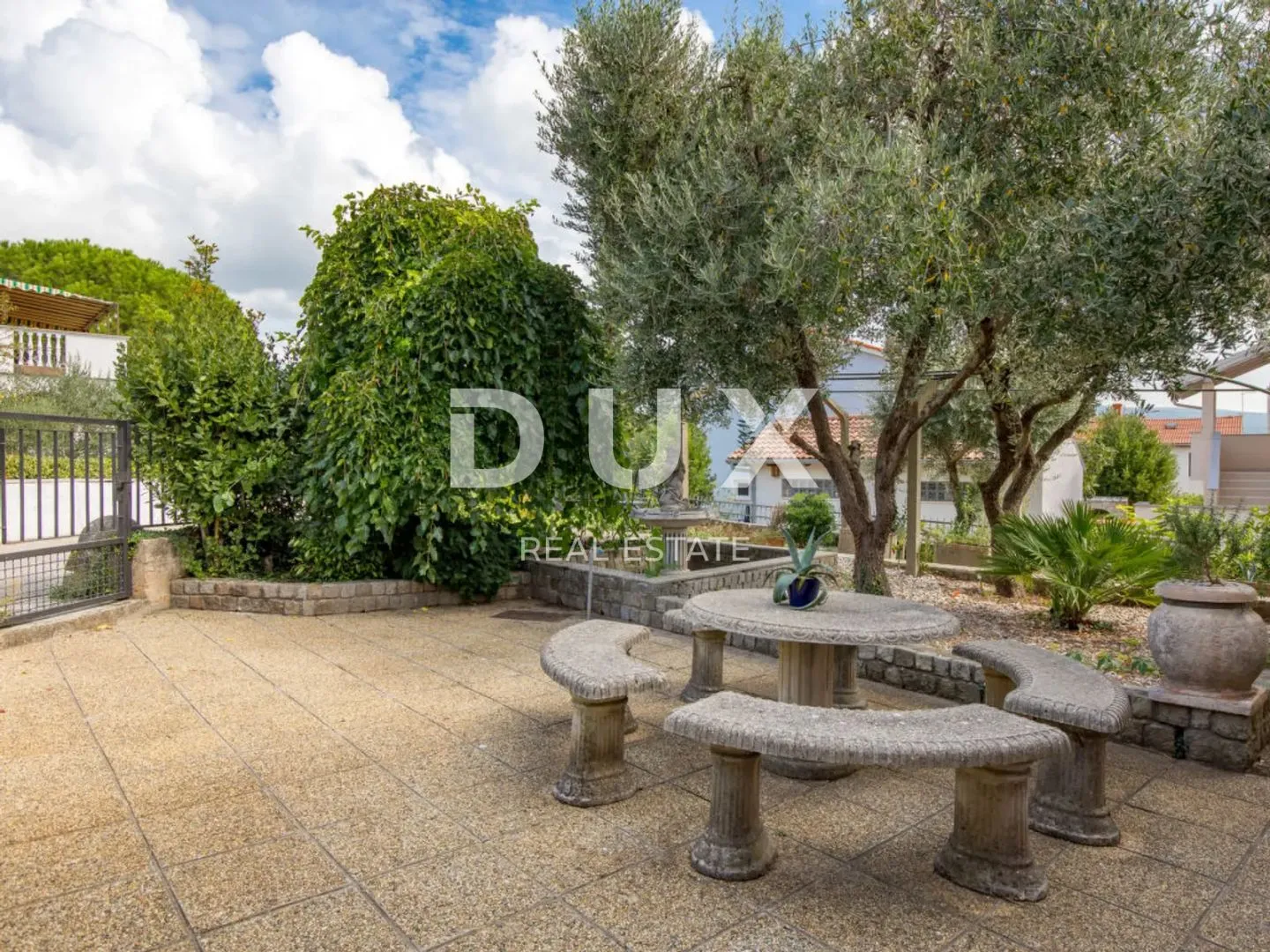 otok krk, kornić- kuća, 250 m2, bazen, okućnica, idealna za turističku djelatnost, top prilika!!! - slika 11