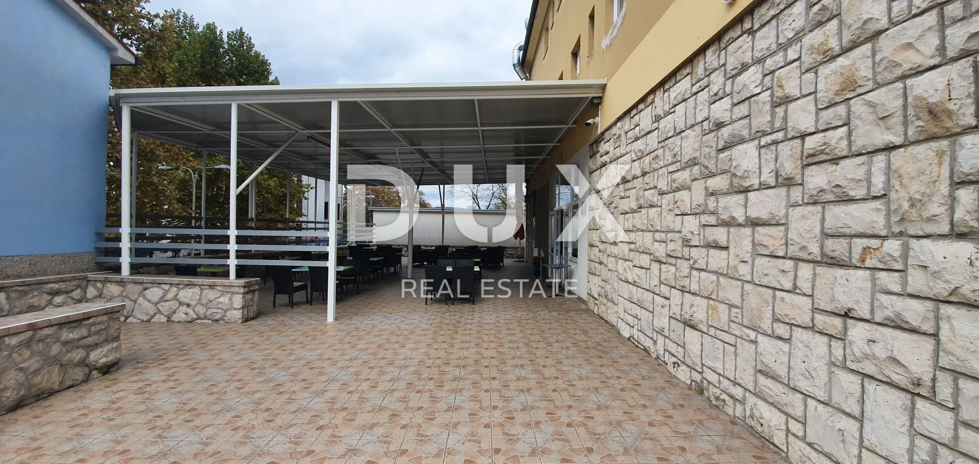 istra, kršan - poslovni prostor - restoran s uhodanim poslom 300,75m2 - slika 19