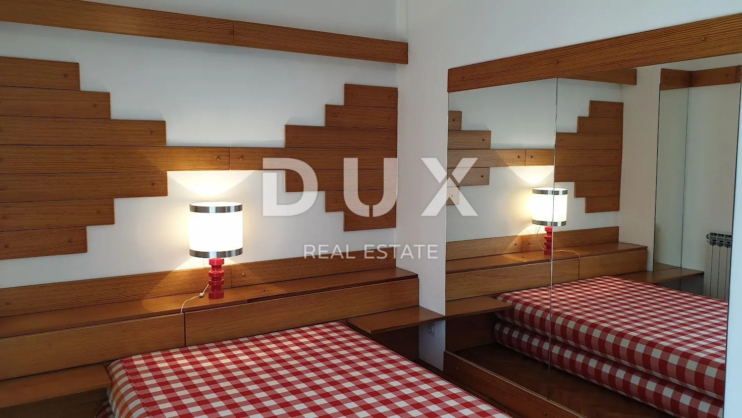 opatija, okolica- obiteljska kuća s dva stana na parceli od 1800 m2 - slika 21