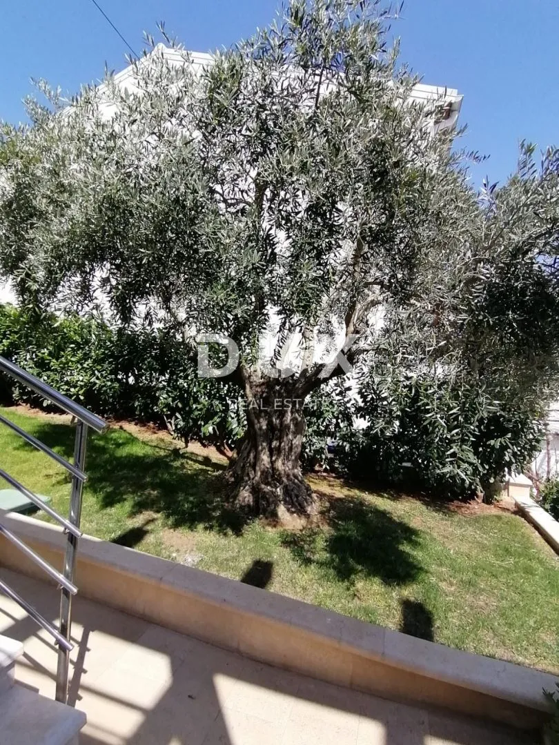 istra,premantura - kuća sa predivnim pogledom na more! - slika 11