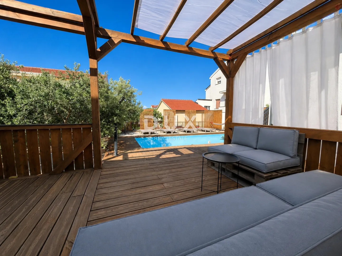 dalmacija, vodice – privatni mini resort s 4 apartmana i bazenom, 300 m od centra - slika 6