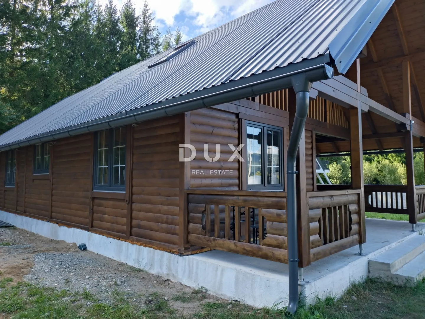 gorski kotar, lič, drvene kuće, tri sobe, 84m2+25m2 - slika 1
