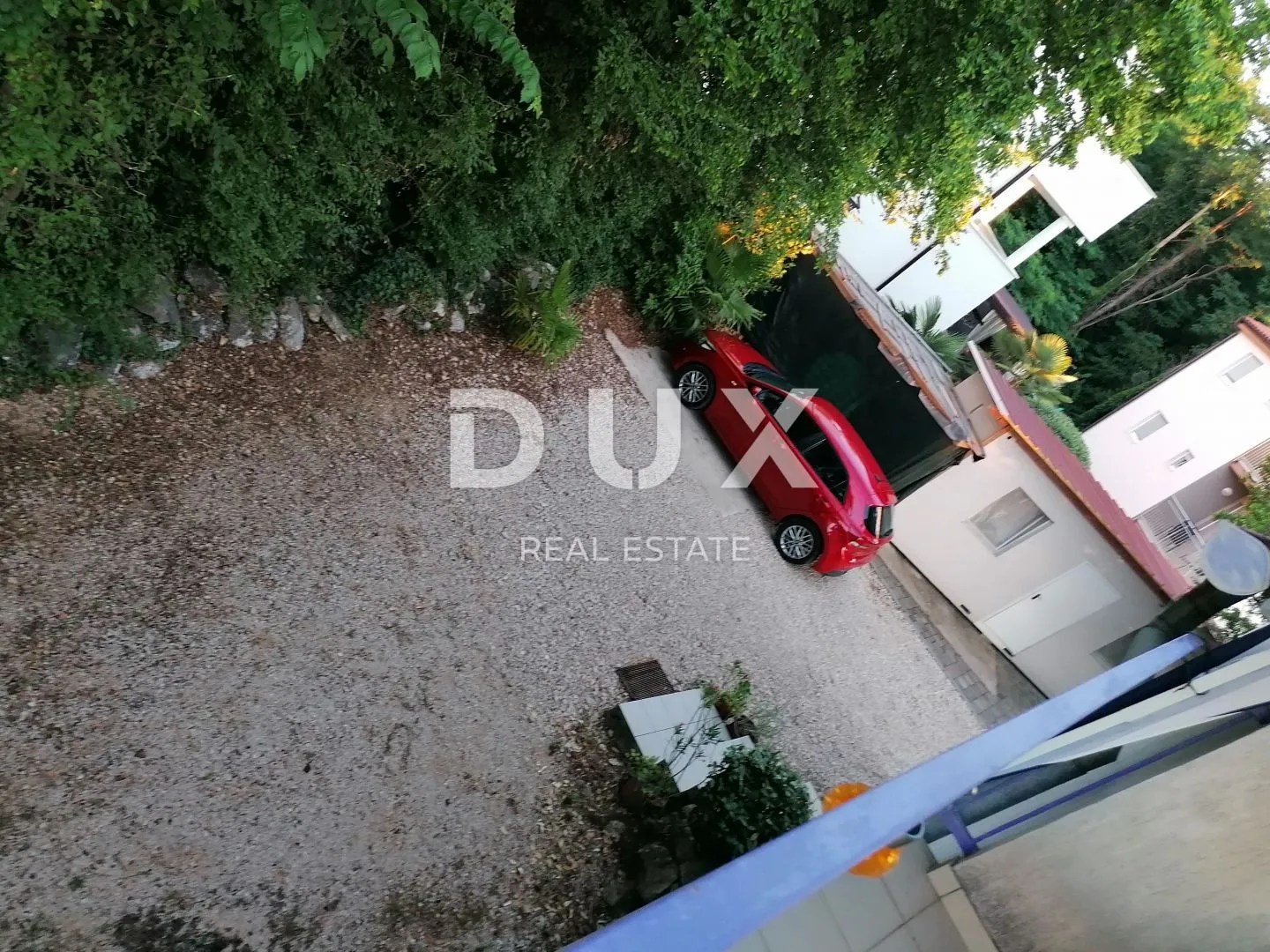 otok krk, dobrinj, hlapa - kuća s dva stana - slika 6