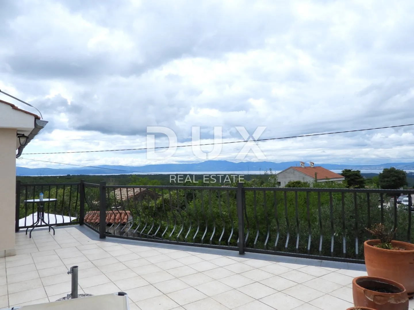 krk, dobrinj - samostojeća kuća 135m2 s pogledom na more + okoliš 150m2 - slika 34