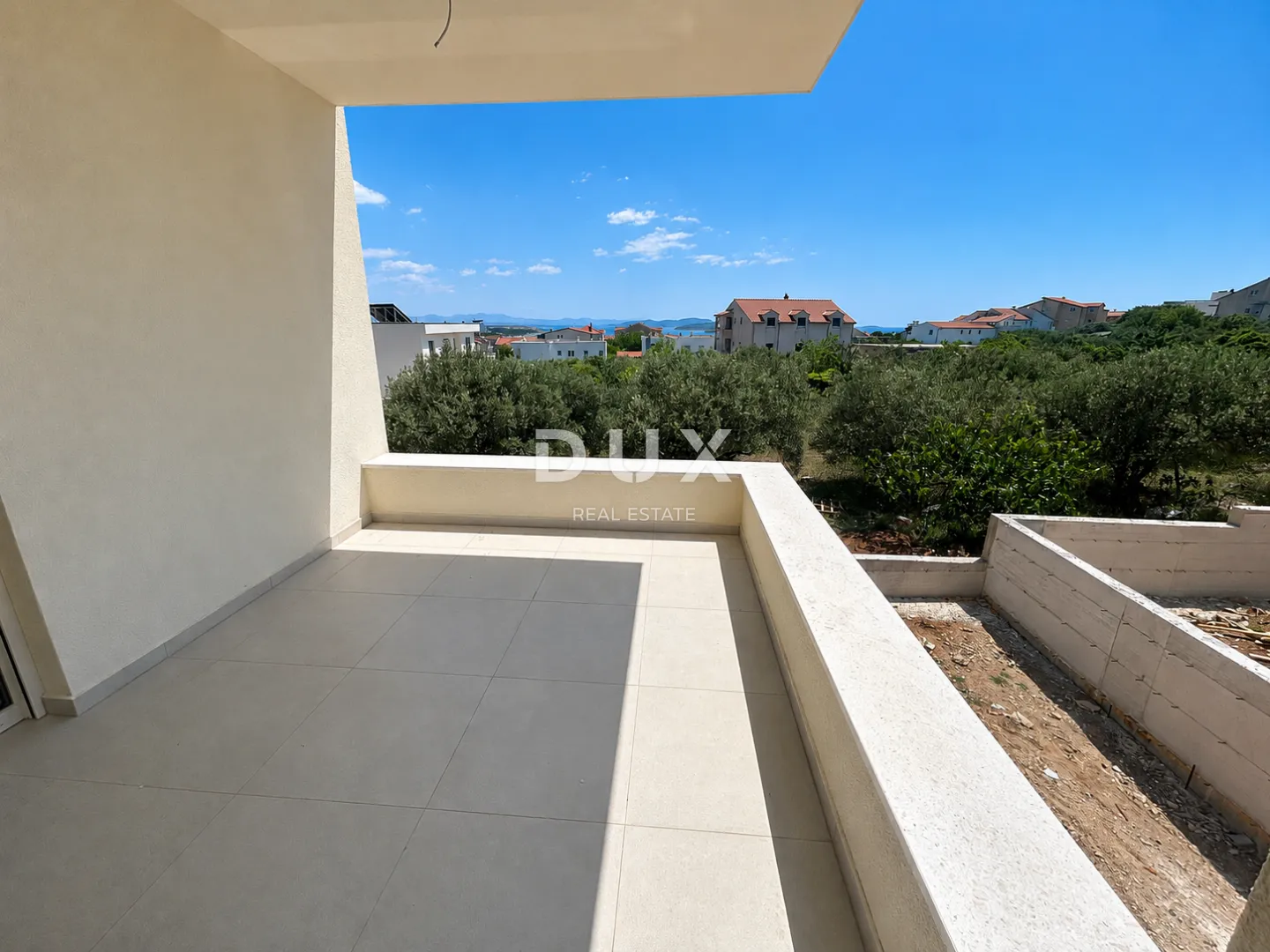 šibenik, vodice – 3 spavaće sobe, pogled na more, novogradnja! - slika 22