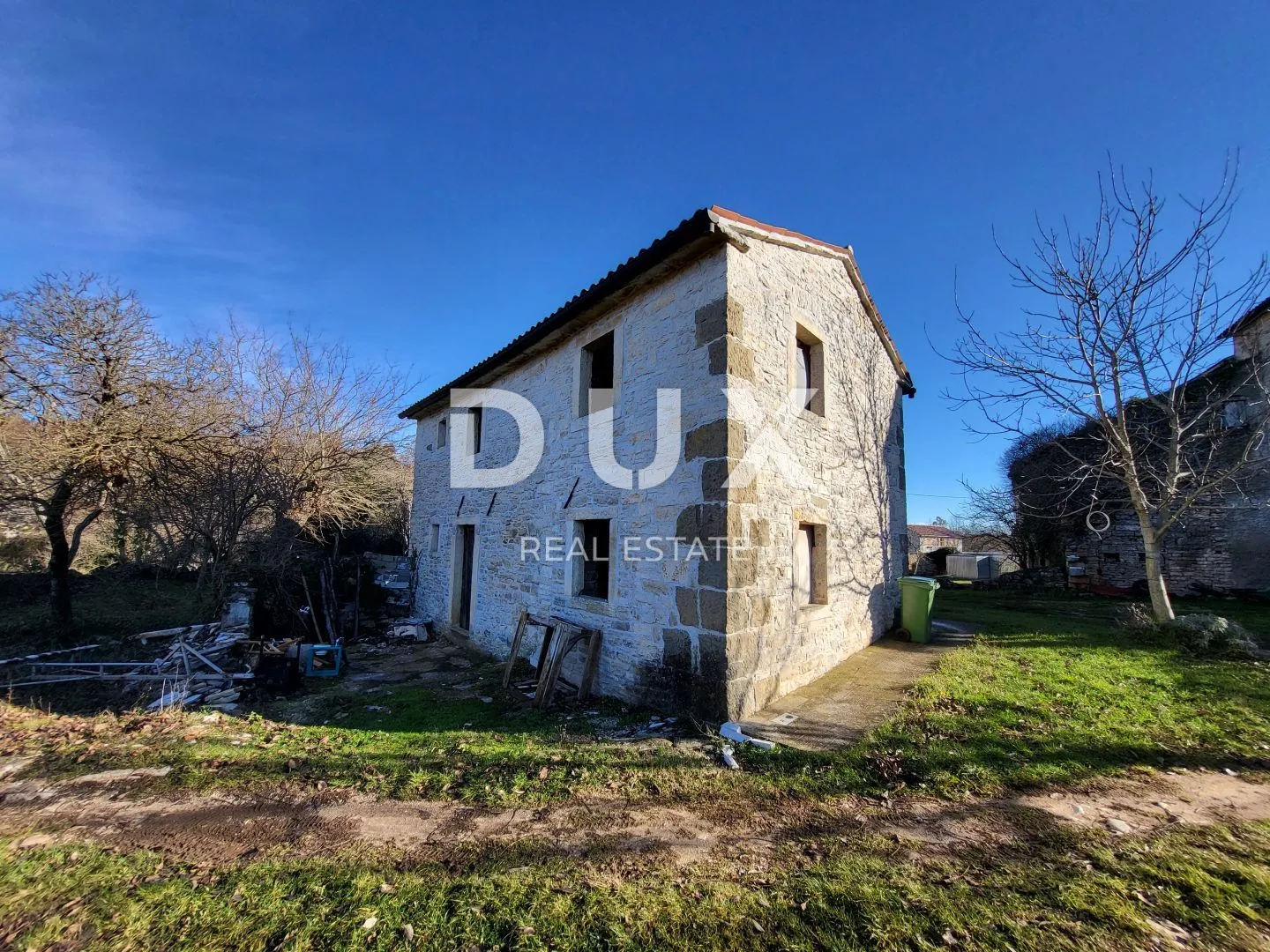 istra, grožnjan - samostojeća kamena kuća - slika 3
