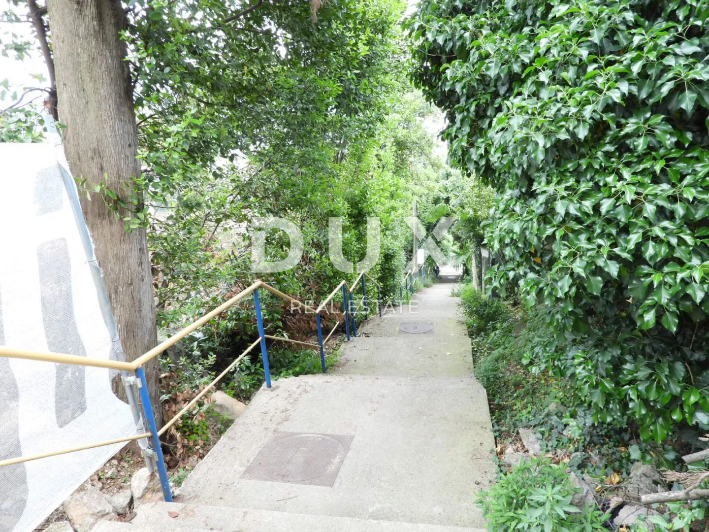 opatija, centar- samostojeća kuća 250m2 s panoramskim pogledom na more + okoliš 740m2 - slika 38