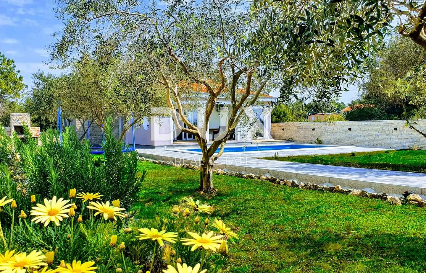 otok vir - prizemnica u blizini mora - slika 3