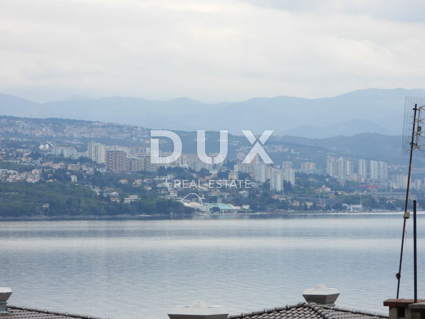 opatija, centar- eksluzivno uređen dvoetažni stan 4s+db 165m2 - slika 7