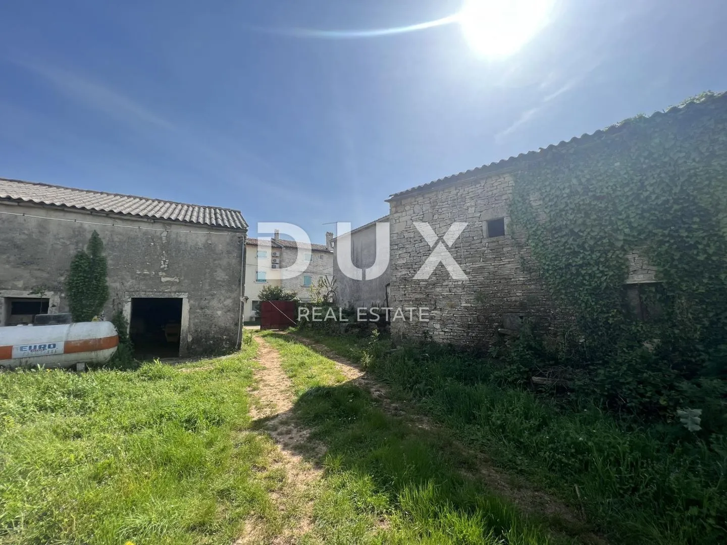 istra,barban - imanje s potencijalom - slika 2