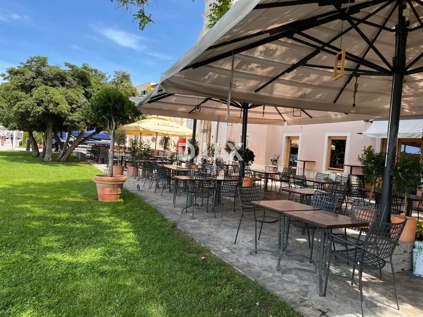 šibenik, centar, vrhunski uhodani restaurant, prvi red do mora. - slika 16