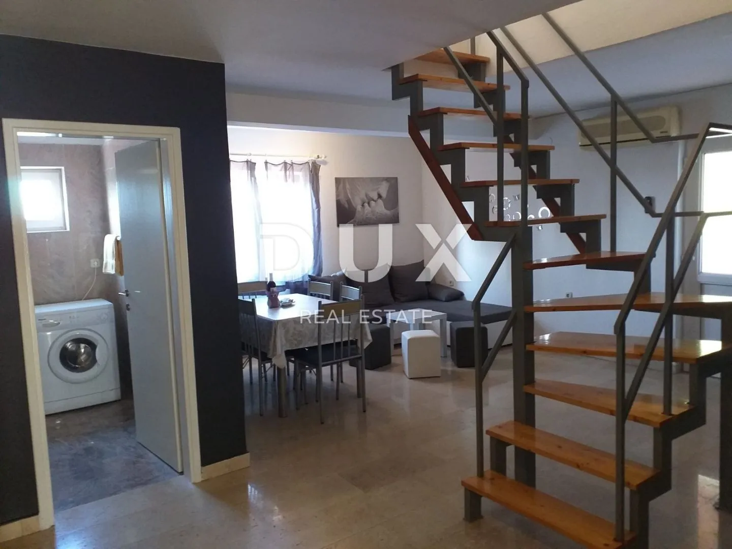 istra, pula - velika obiteljska kuća s 2 apartmana, konobom i garažom - slika 25