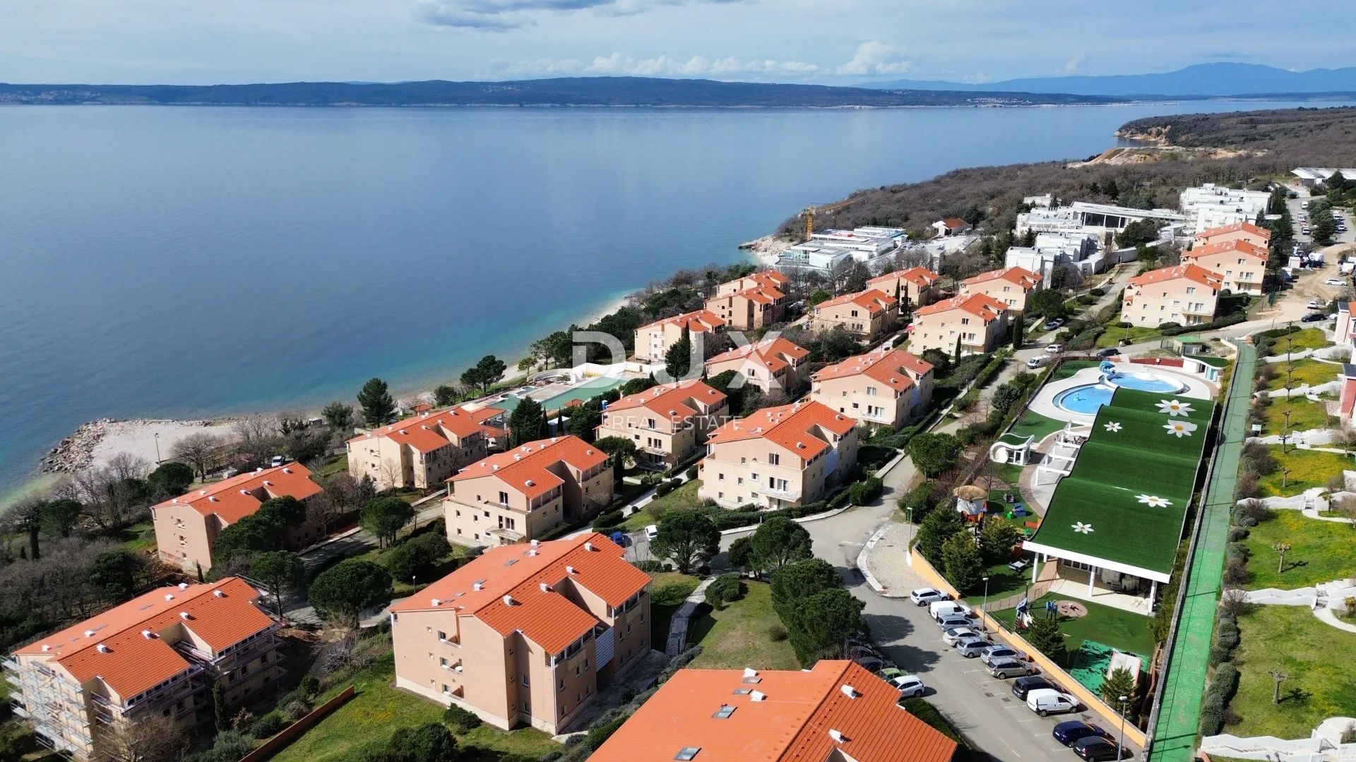 novi vinodolski – stan od 65m² u ekskluzivnom resortu, prvi red do mora s privatnom plažom - slika 6