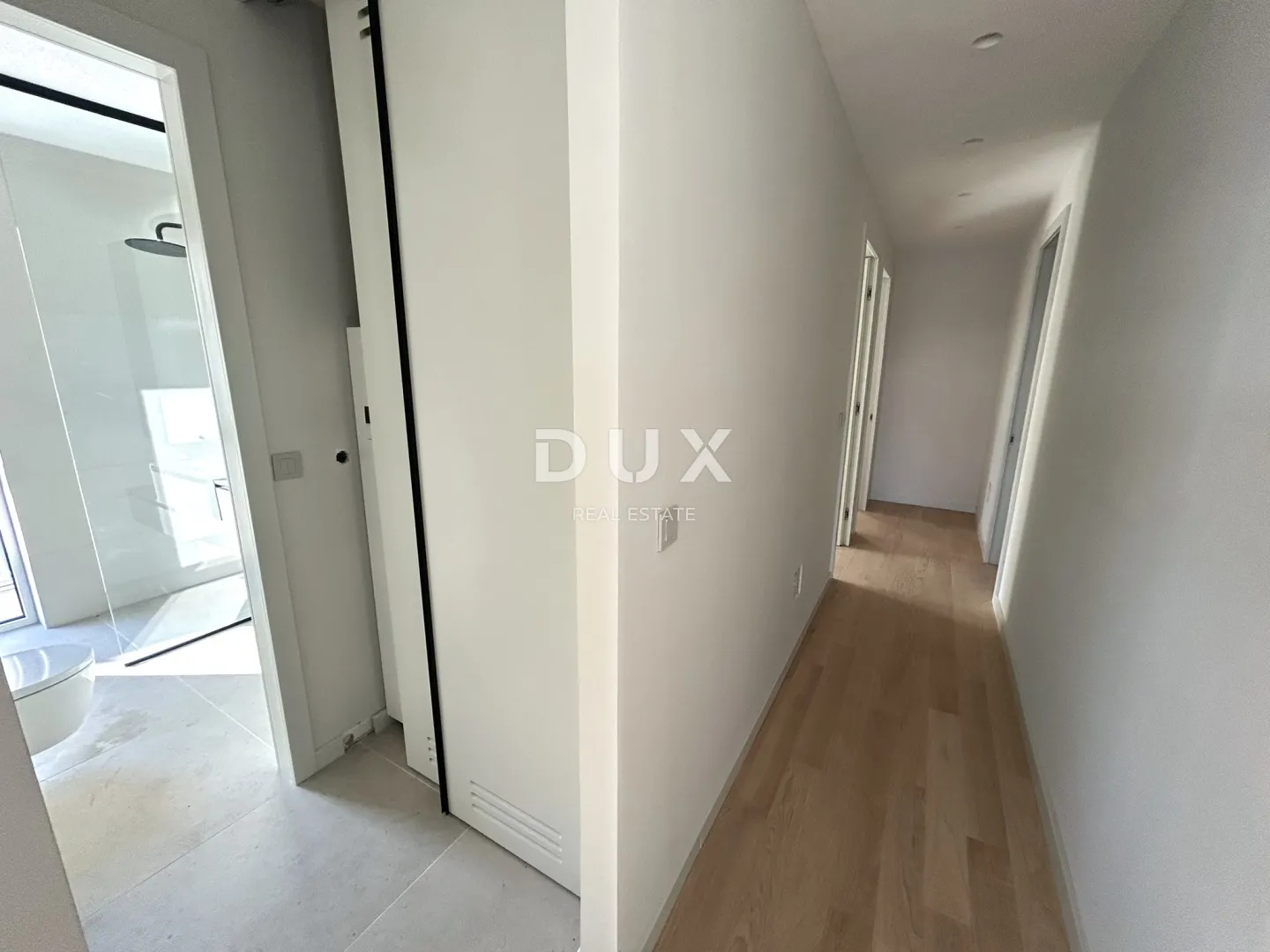 šibenik, žaborić - dizajnerski penthouse 1.red uz more - slika 10