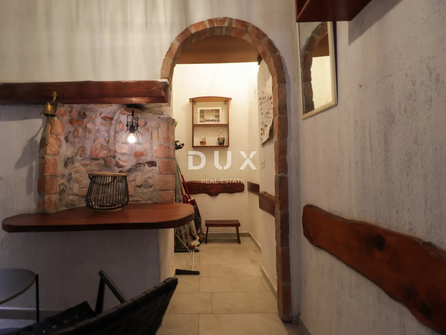 opatija, centar - studio apartman u povijesnoj vili drugi red do mora, uređen! - slika 10