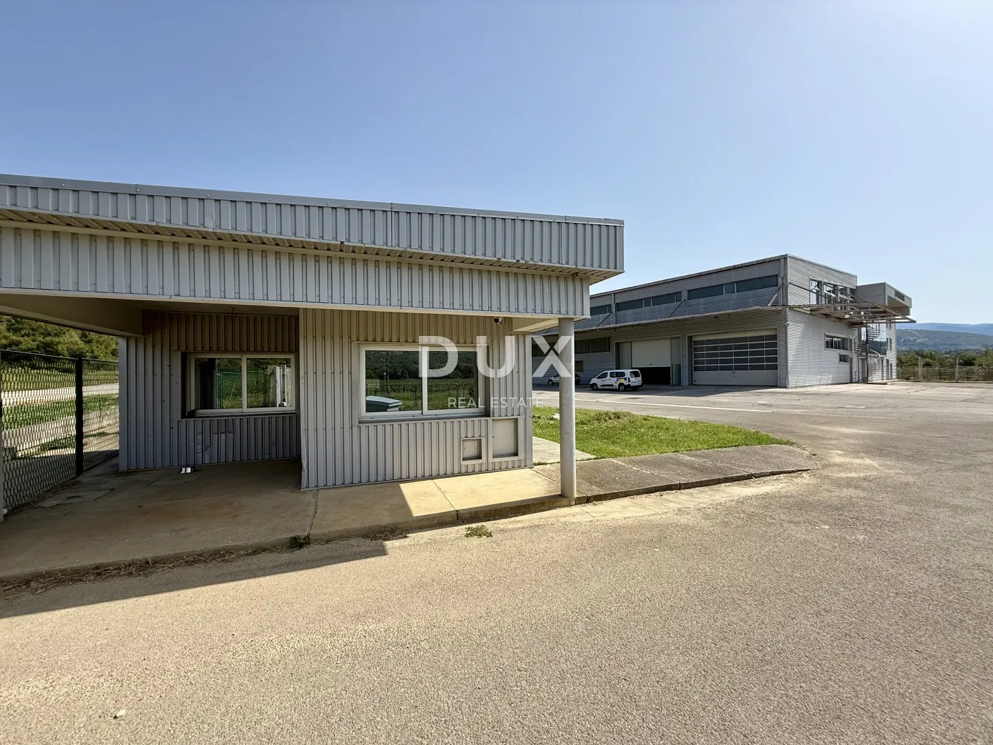 kvarner, novi vinodolski, poslovna zgrada 3.776 m2, okućnica 9362 m2 - slika 4