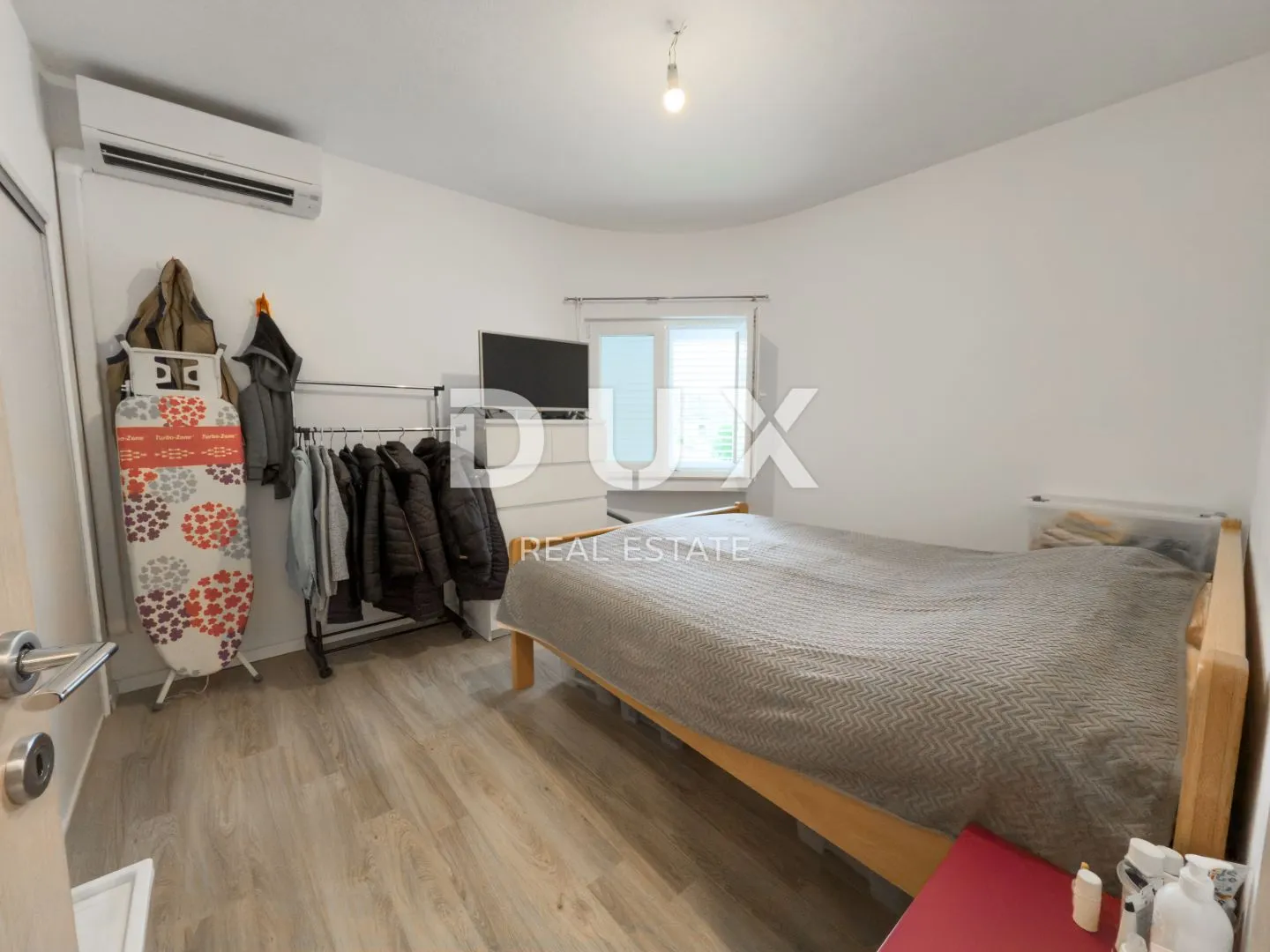 otok krk, baška - moderan i prostran stan u širem centru - slika 3