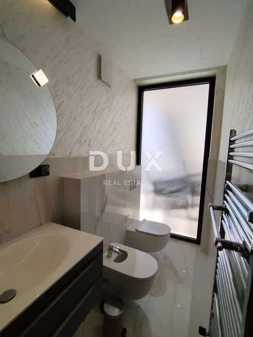 istra,medulin- luksuzna vila 150m od mora! - slika 95